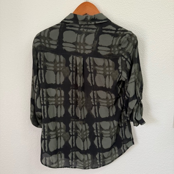 Express Dark Green and Black The Portofino Long Sleeve Shirt Women’s Size Small - Picture 3 of 7